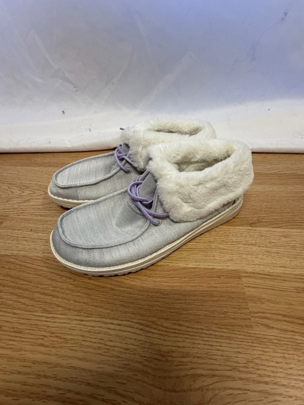 Hey Dude Britt Youth Y6 L7 Stretch Fleece Metallic White Slip On Comfort Shoe - Picture 5 of 8